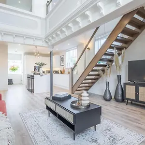 Deluxe Modern-themed 1 Bedroom Apartment Cambridge (Cambridgeshire)